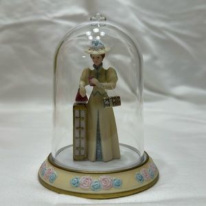 Avon Mrs. Albee, miniature